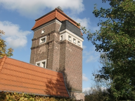 Weeze : Schloßallee, Schloss Wissen, ehem. Trafoturm, heute Prinzessinnenturm